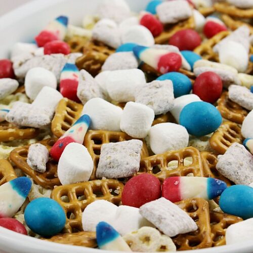 Patriotic Trail Mix {Quick + Easy}