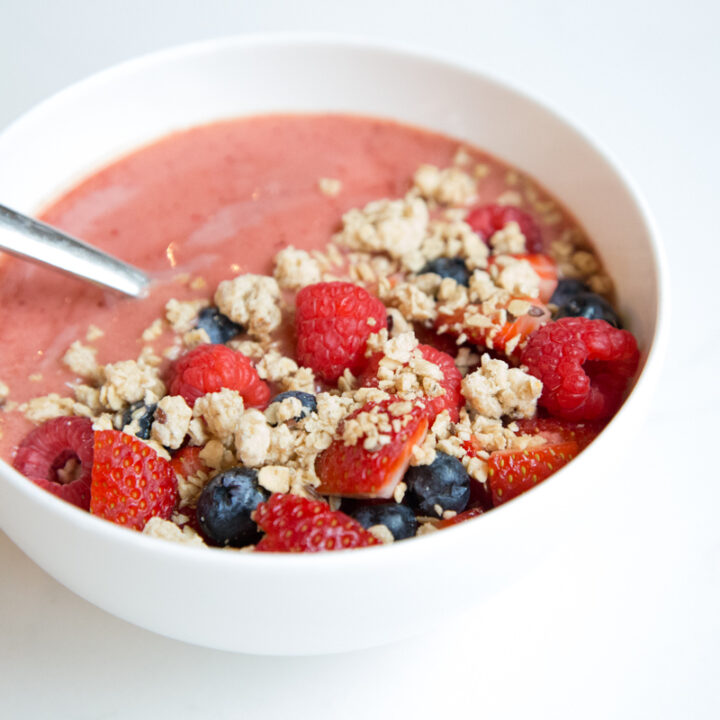 Very Berry Smoothie Bowl Recipe - $5 Dinners | Recipes & Meal Plans